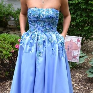 Blue crotchet prom dress